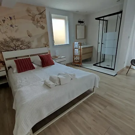 Semesterbostad Climatisee, Proche Mer, 2 Grands Independants, Parking,