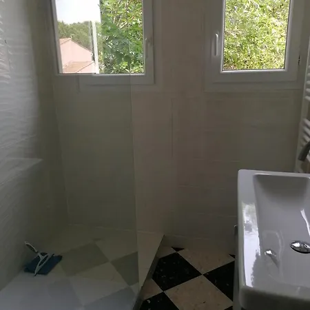 Semesterbostad Climatisee, Proche Mer, 2 Grands Independants, Parking,