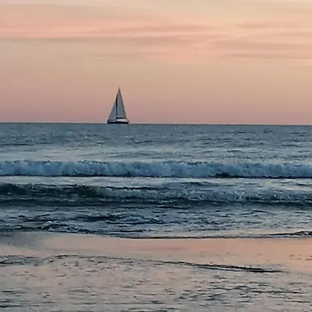 Grande Divisee En Deux * Le Grau-dʼAgde